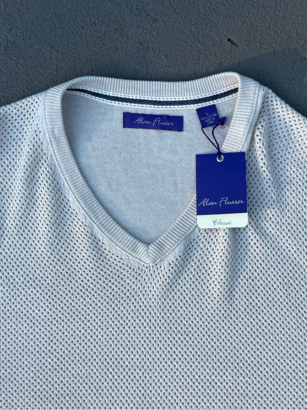 NWT Alan Flusser Classic White Cotton Mesh Knit V-Neck Sweater Men’s Large L - Picture 2 of 5